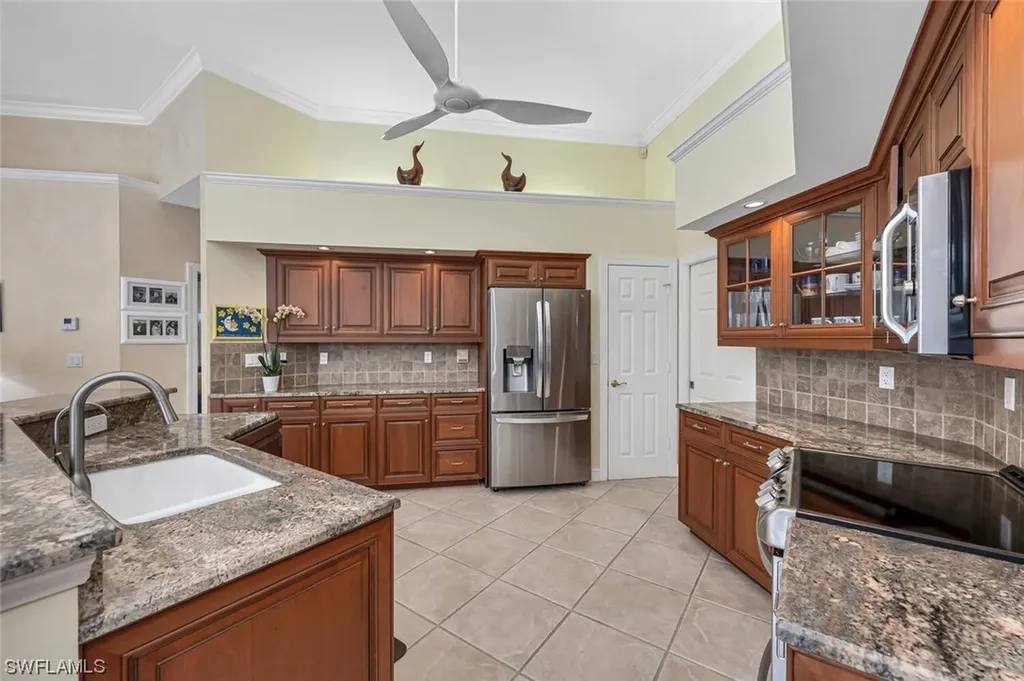989 Spanish Moss Trail Naples FL 34108
