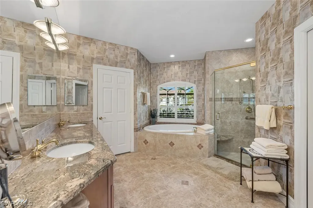 989 Spanish Moss Trail Naples FL 34108