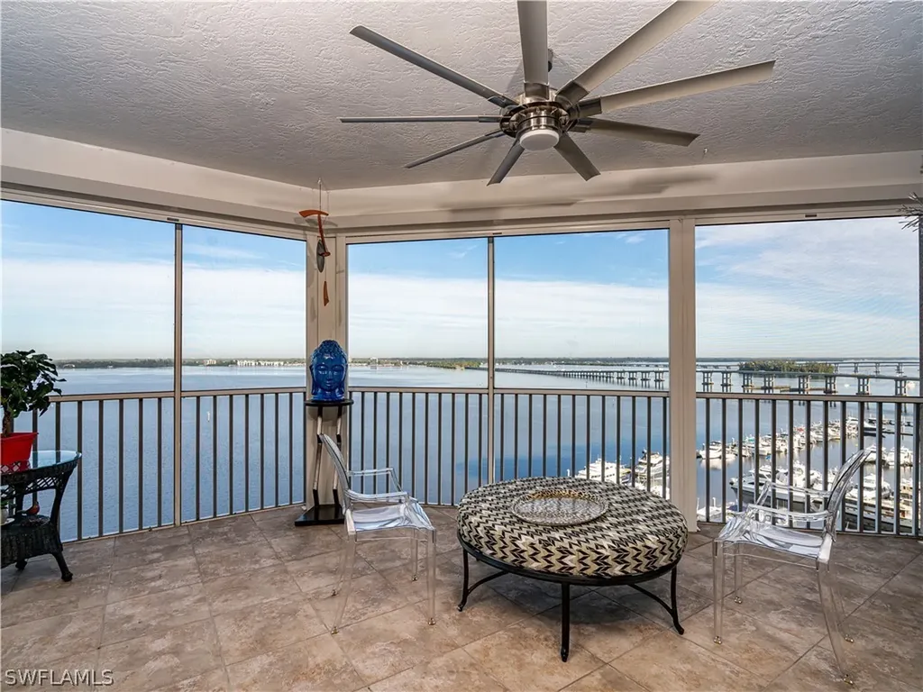 2104 W First Street Fort Myers FL 33901