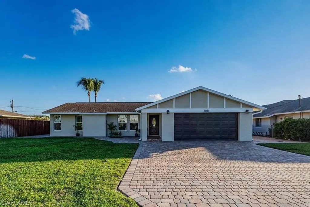 108 Mentor Drive Naples FL 34110