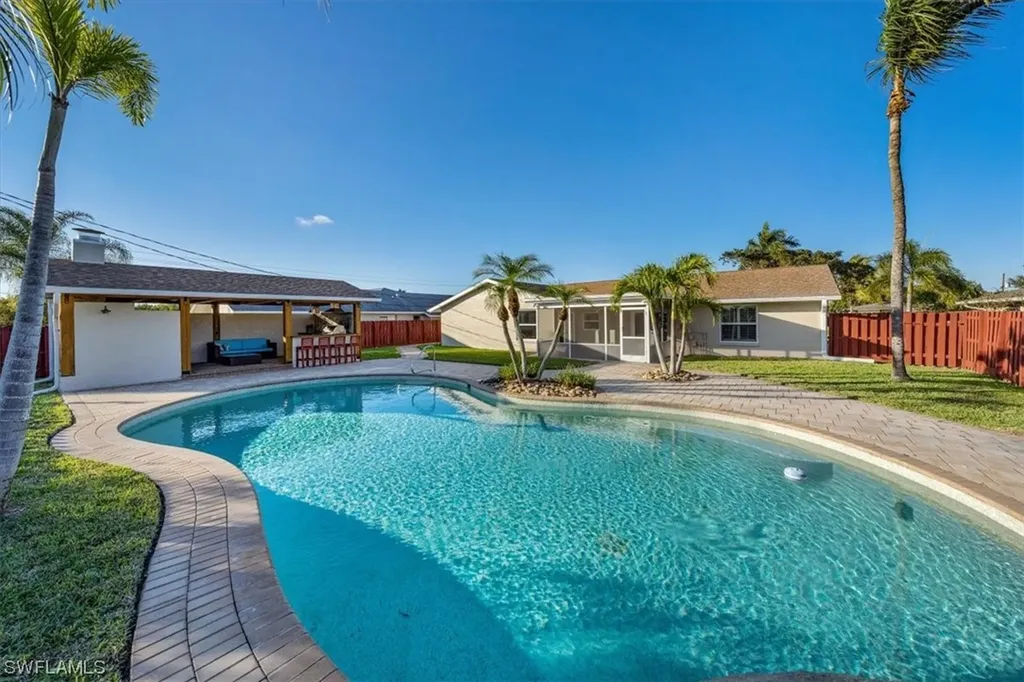 108 Mentor Drive Naples FL 34110