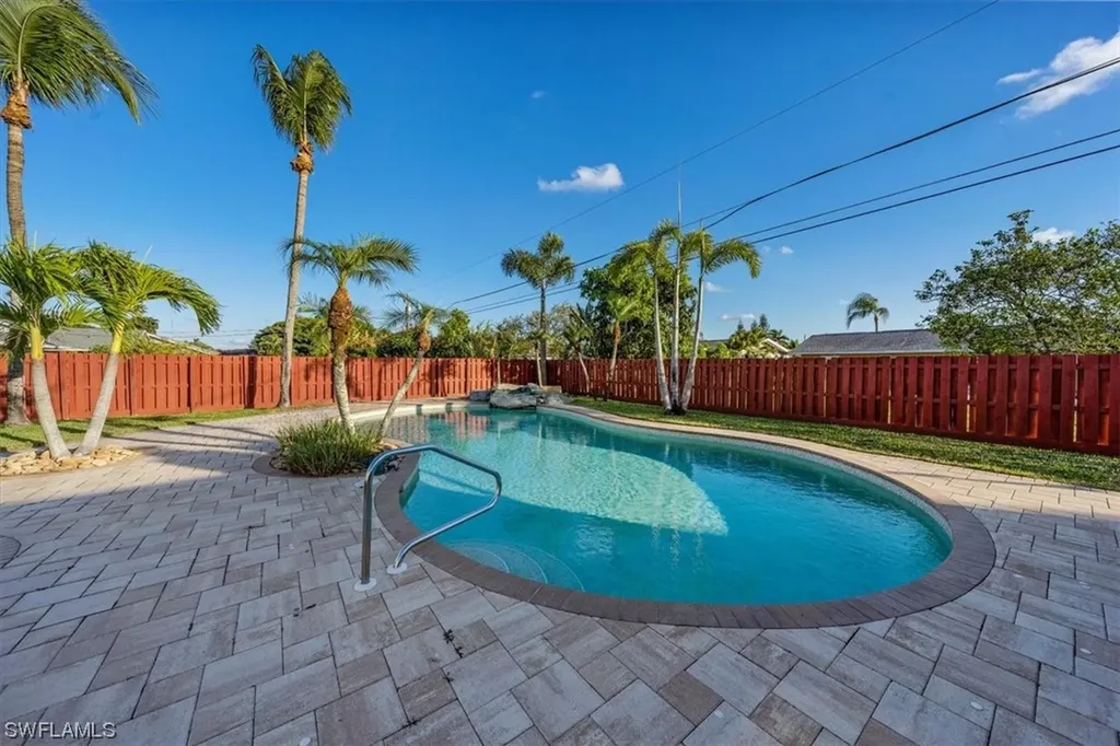 108 Mentor Drive Naples FL 34110