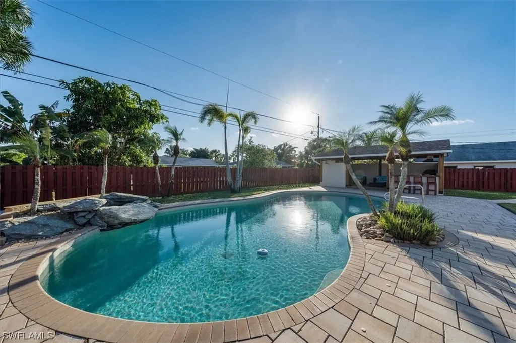 108 Mentor Drive Naples FL 34110