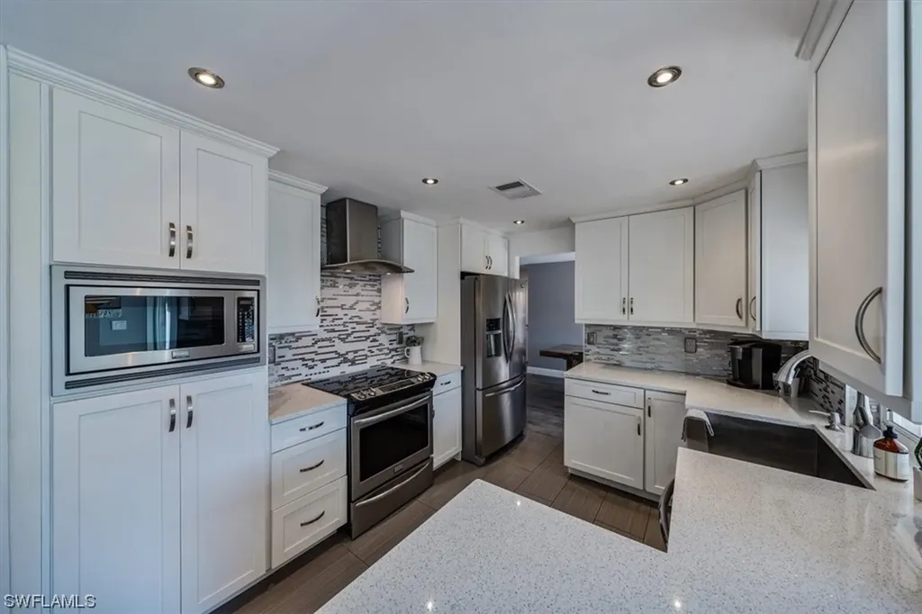 108 Mentor Drive Naples FL 34110