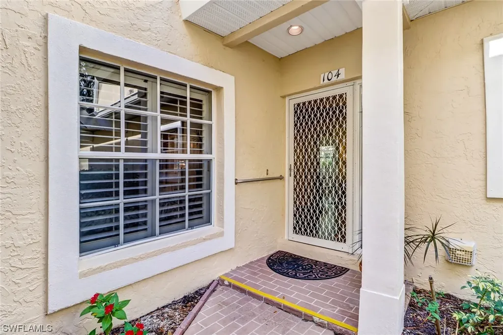 2827 Aintree Lane Naples FL 34112
