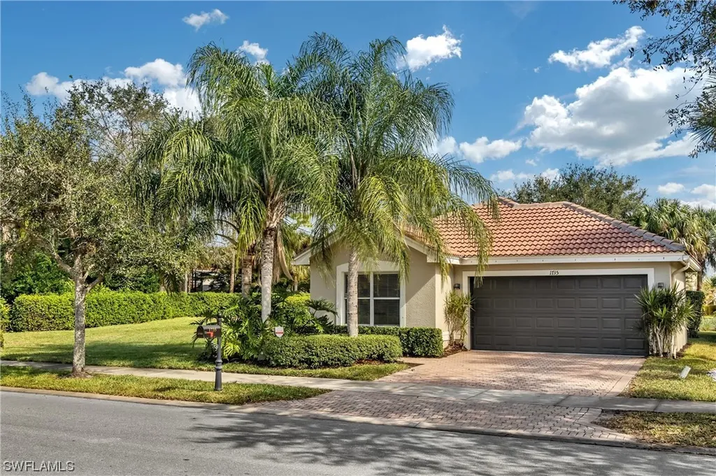 1735 Triangle Palm Terrace Naples FL 34119