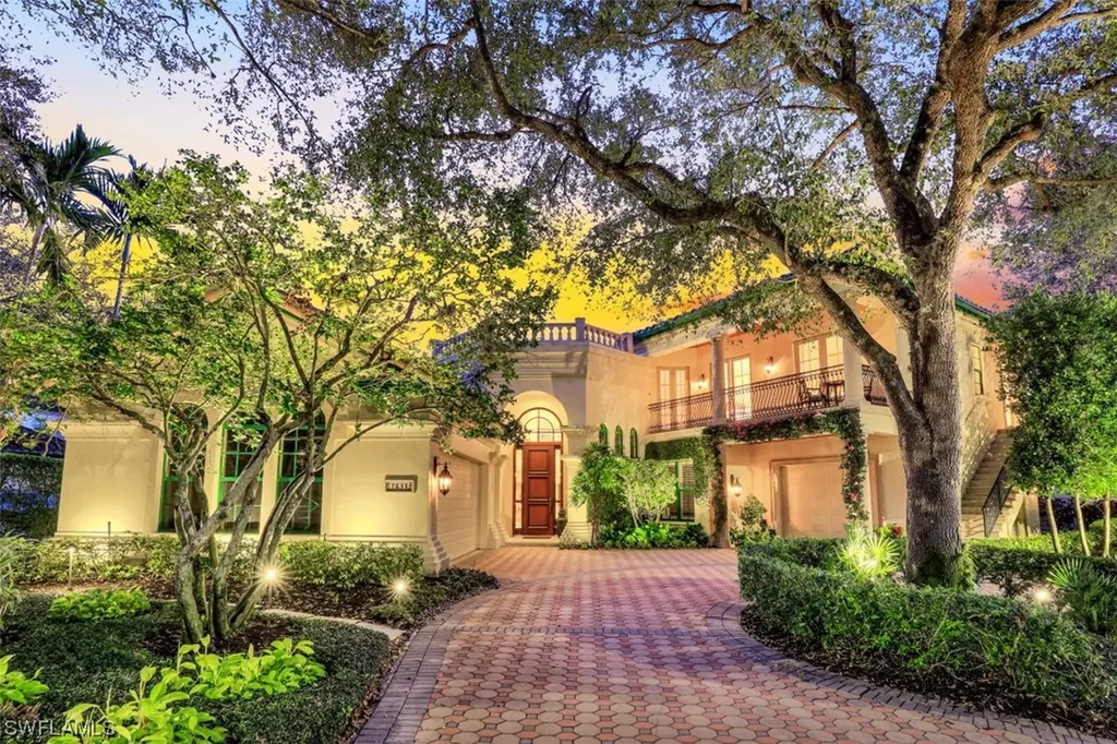 7833 Via Vecchia Naples FL 34108