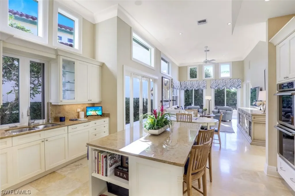 7833 Via Vecchia Naples FL 34108