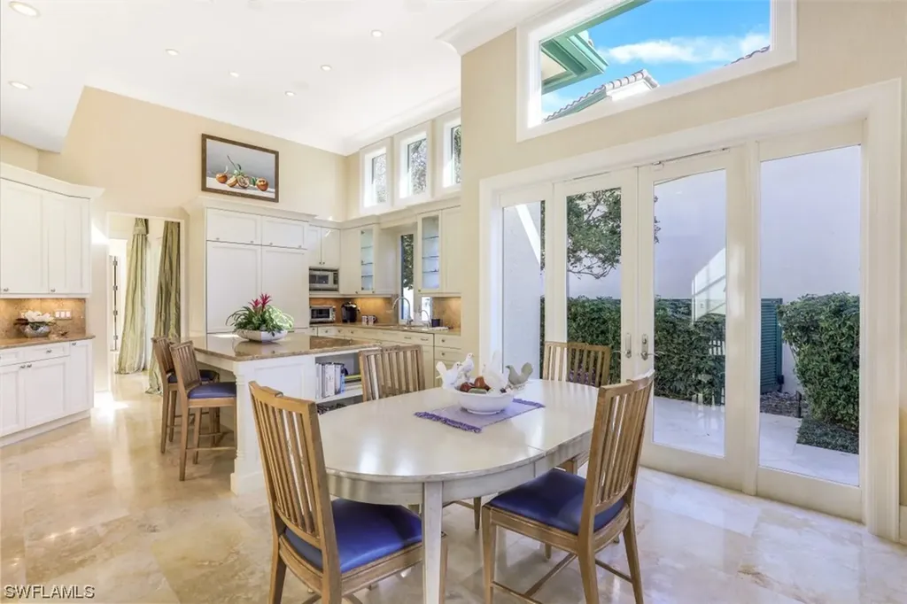 7833 Via Vecchia Naples FL 34108