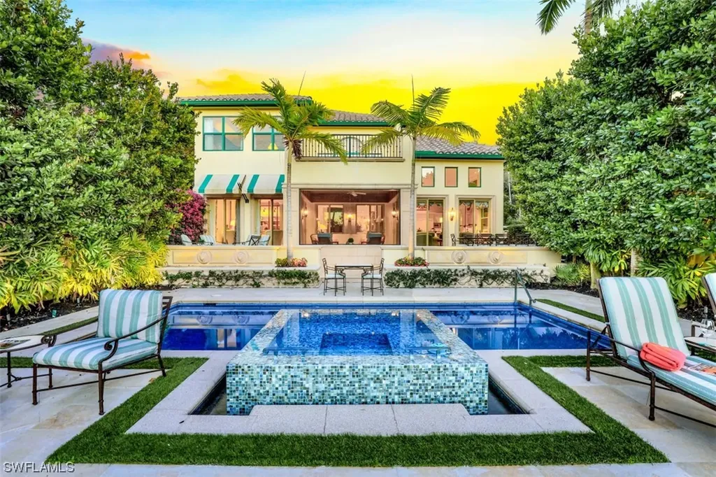 7833 Via Vecchia Naples FL 34108