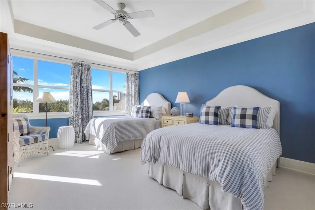 7833 Via Vecchia Naples FL 34108