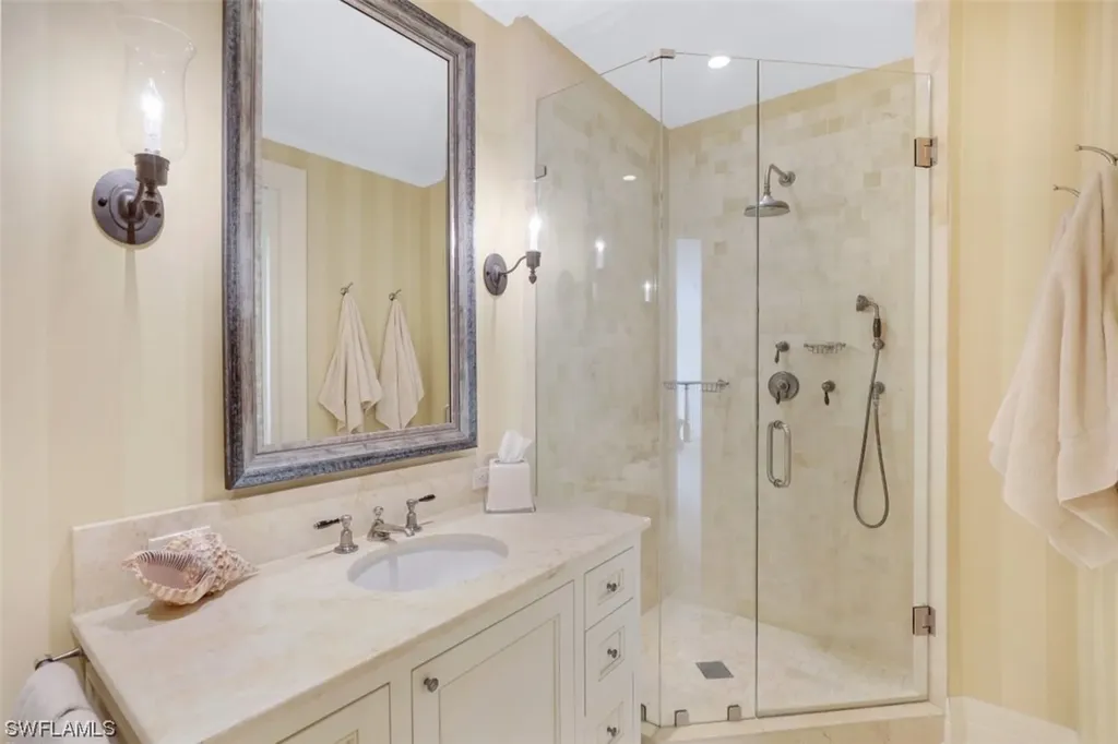 7833 Via Vecchia Naples FL 34108