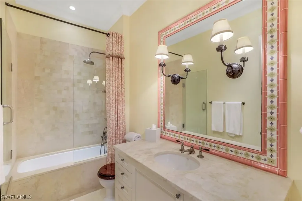7833 Via Vecchia Naples FL 34108