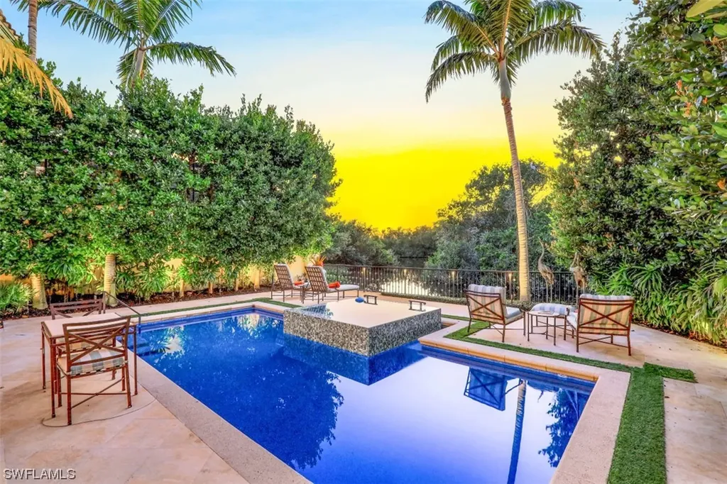 7833 Via Vecchia Naples FL 34108