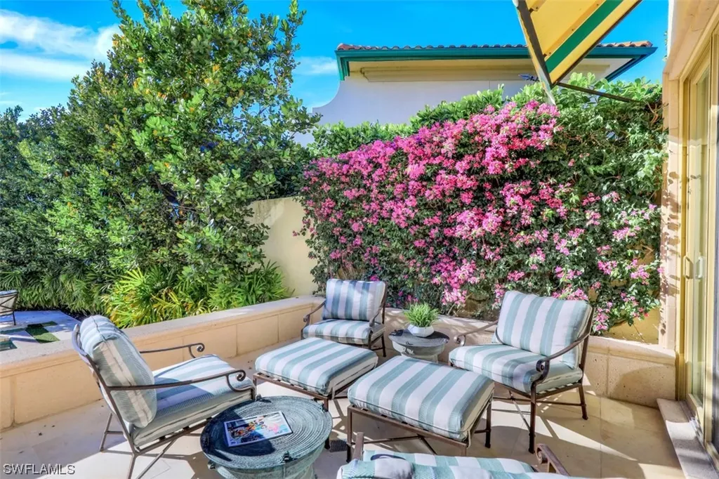 7833 Via Vecchia Naples FL 34108