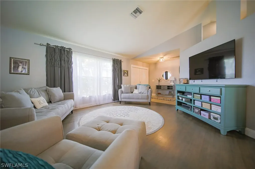 1021 NW 43rd Avenue Cape Coral FL 33993