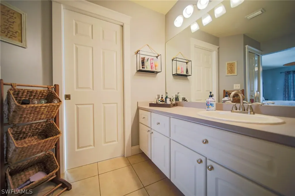 1021 NW 43rd Avenue Cape Coral FL 33993