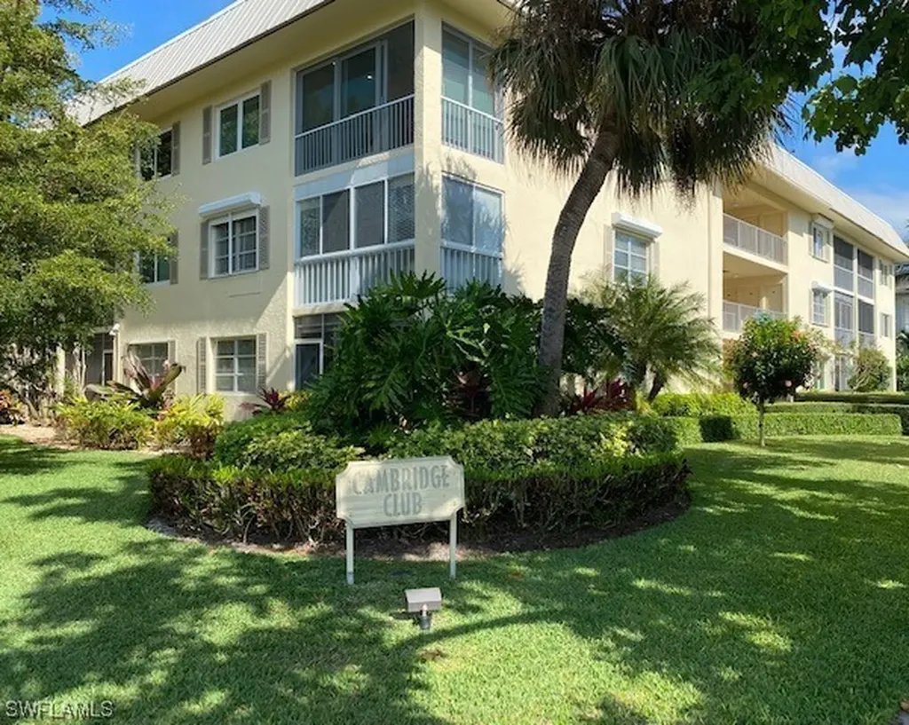Naples FL, 333 4th Avenue S, Unit 202