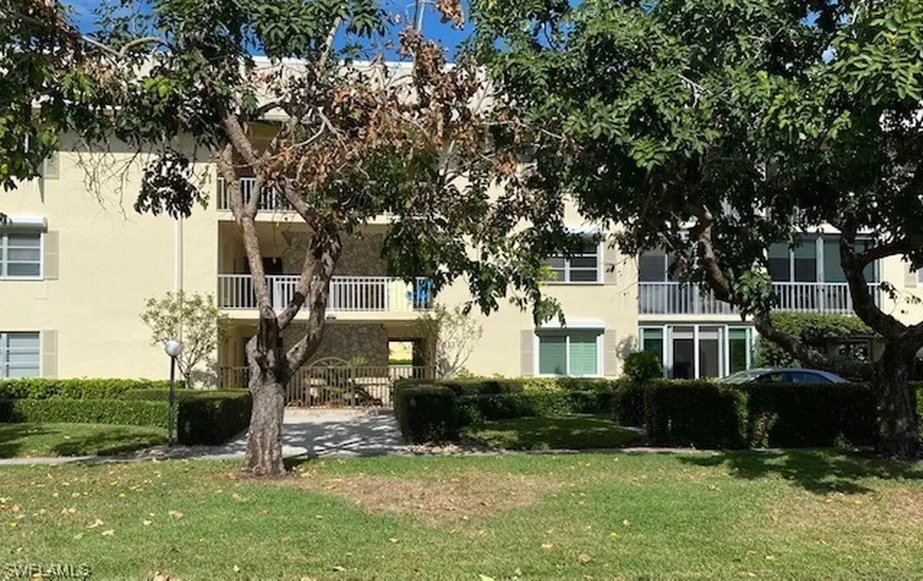333 4th Avenue S Naples FL 34102