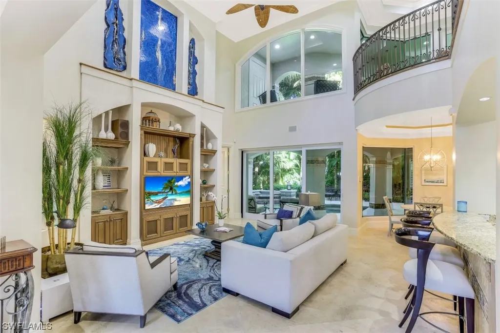 33 3rd Street S Naples FL 34102