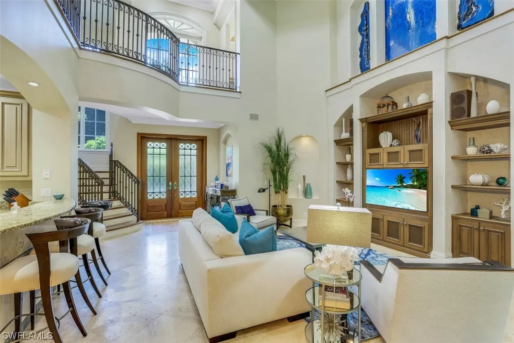 33 3rd Street S Naples FL 34102