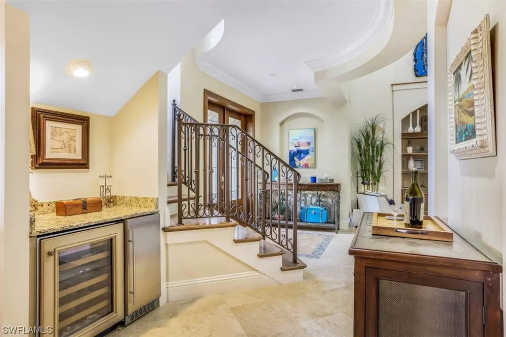 33 3rd Street S Naples FL 34102