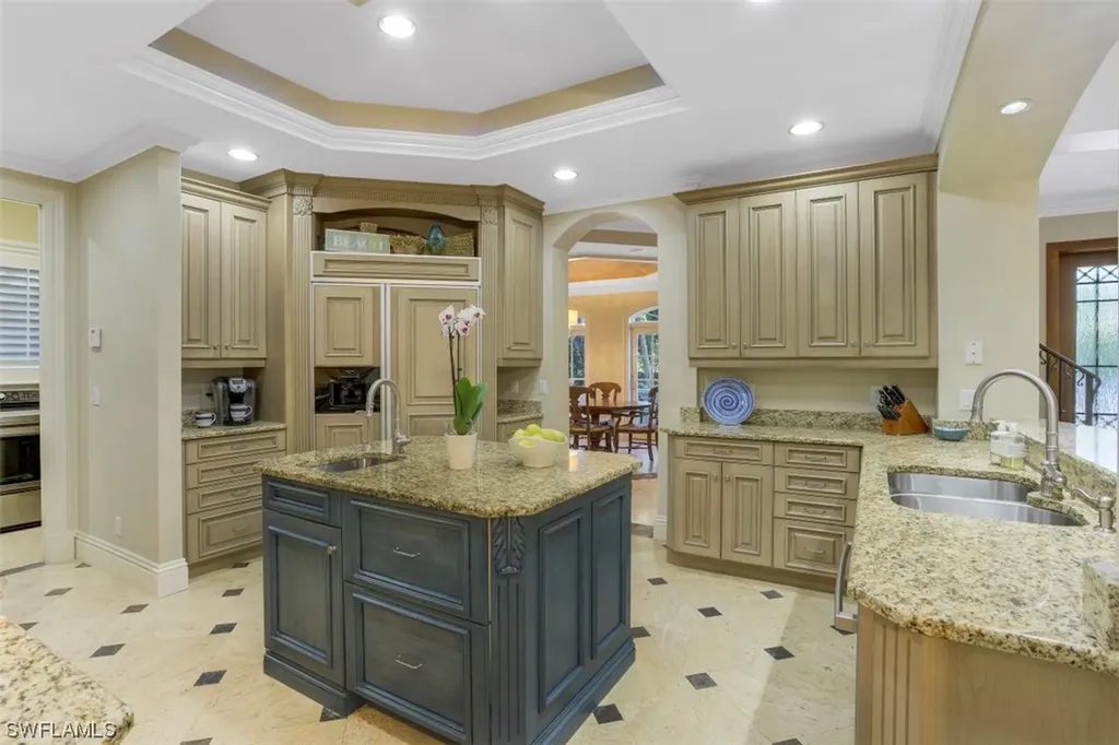 33 3rd Street S Naples FL 34102