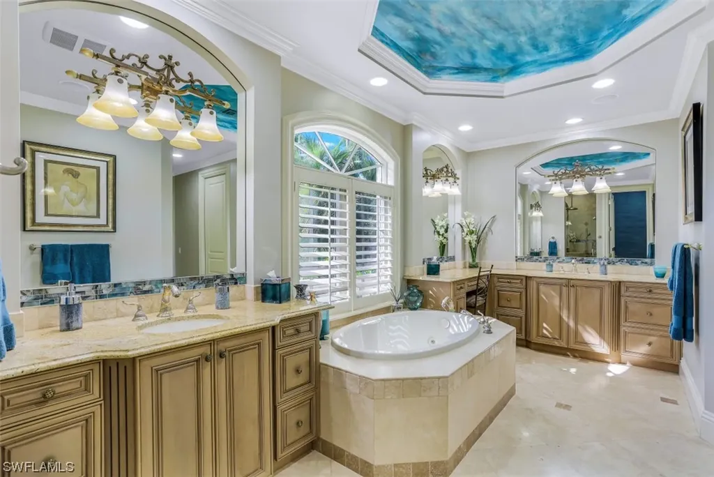 33 3rd Street S Naples FL 34102