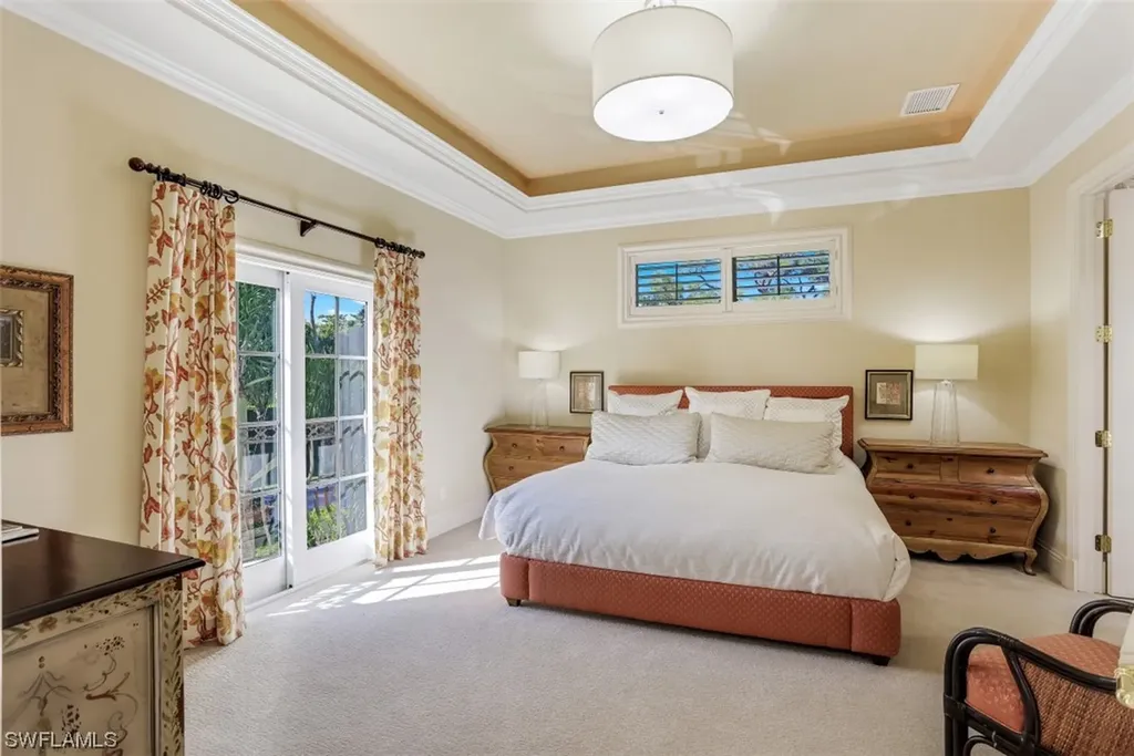 33 3rd Street S Naples FL 34102
