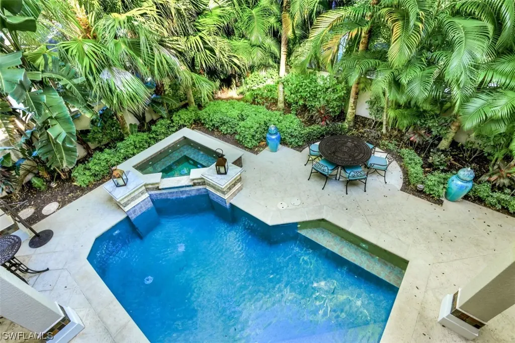 33 3rd Street S Naples FL 34102
