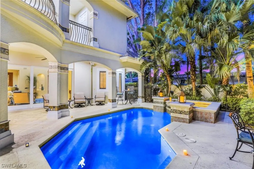 33 3rd Street S Naples FL 34102