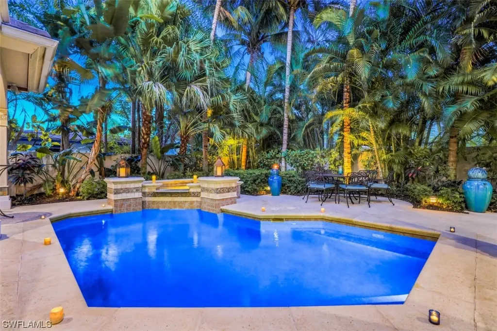 33 3rd Street S Naples FL 34102