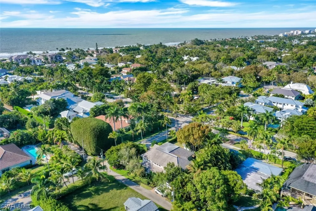 33 3rd Street S Naples FL 34102