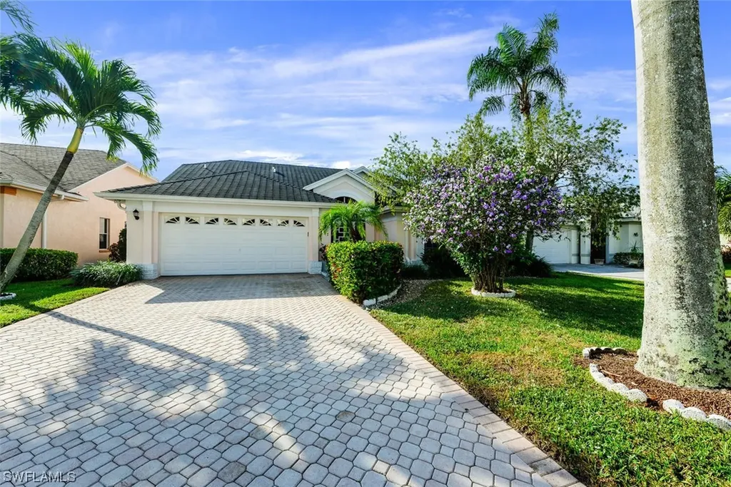 6637 Vancouver Lane Naples FL 34104