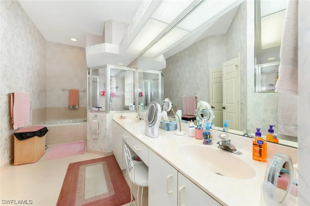 6637 Vancouver Lane Naples FL 34104