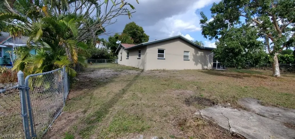 1408 Charles Court S Fort Myers FL 33919