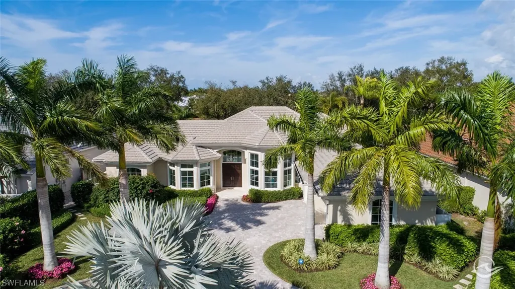 7023 Greentree Drive Naples FL 34108