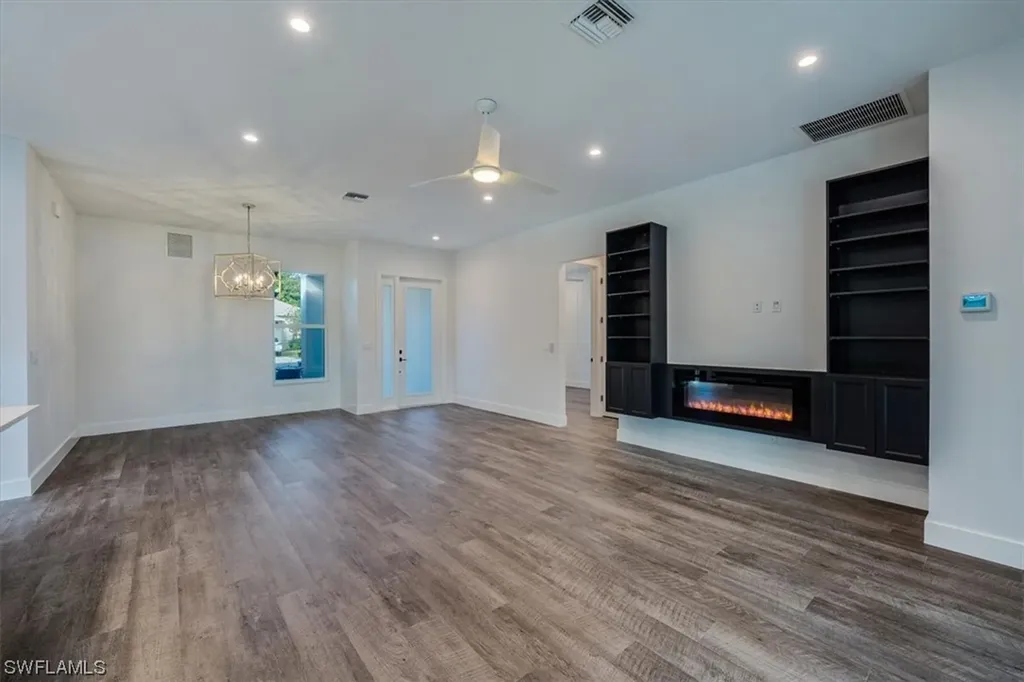 6900 Lone Oak Boulevard Naples FL 34109