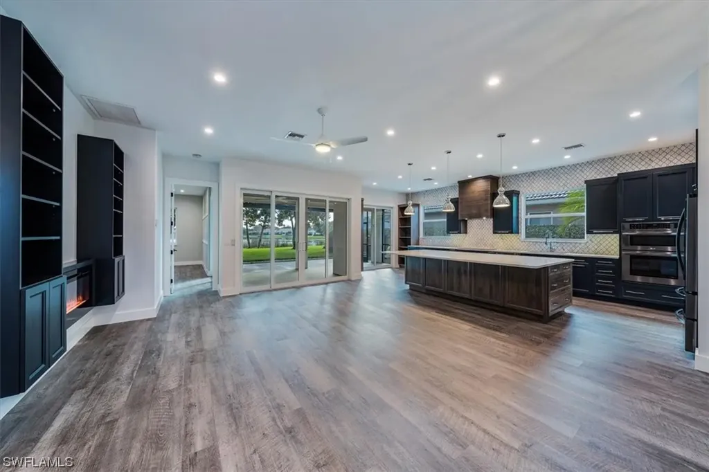 6900 Lone Oak Boulevard Naples FL 34109