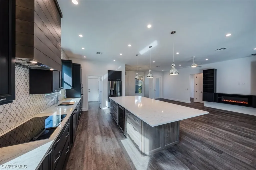 6900 Lone Oak Boulevard Naples FL 34109
