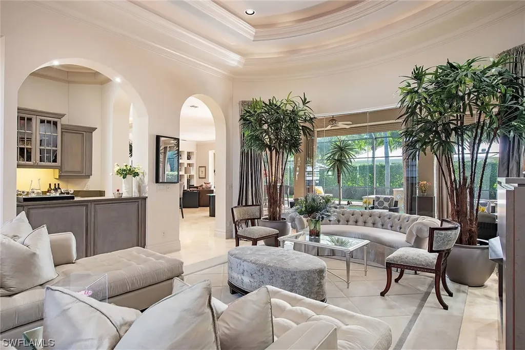 538 Riviera Drive Naples FL 34103