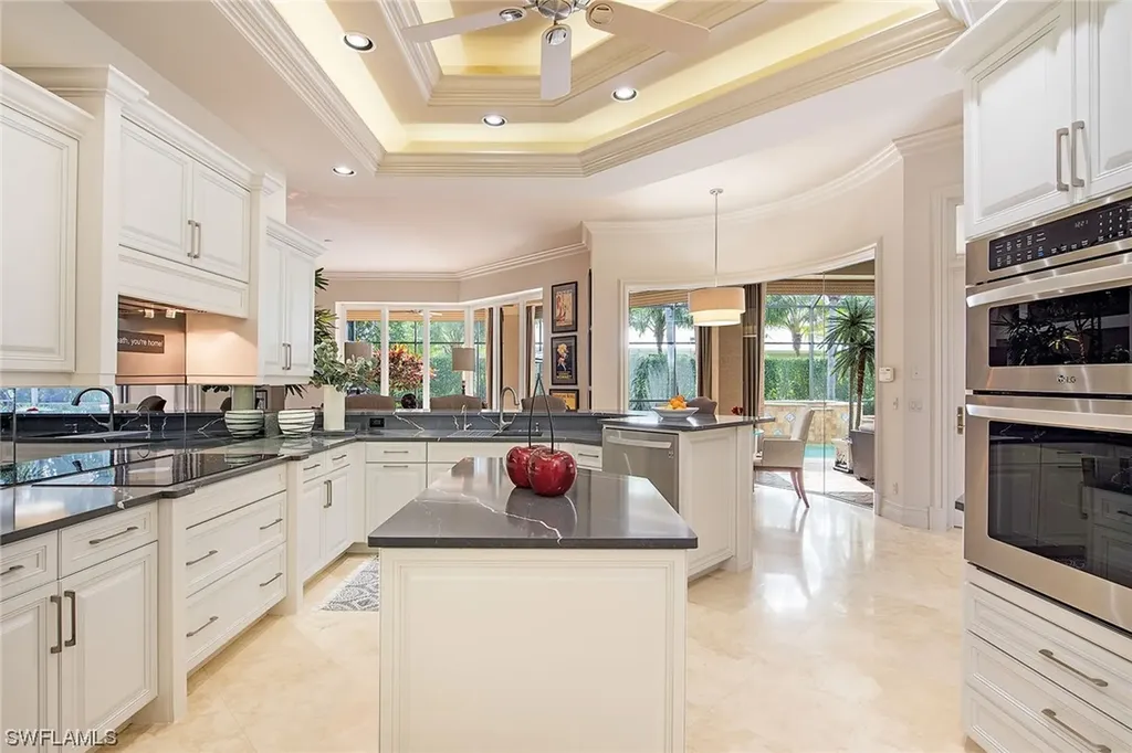 538 Riviera Drive Naples FL 34103