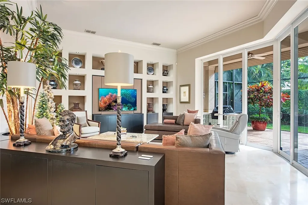 538 Riviera Drive Naples FL 34103