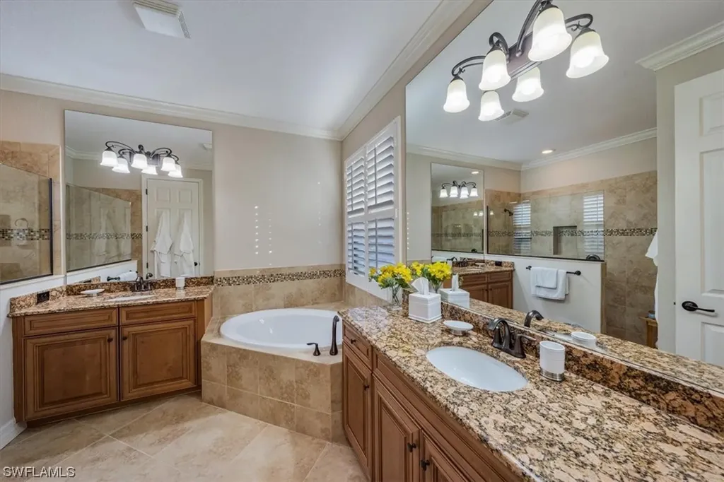 12534 Fenhurst Way Naples FL 34120