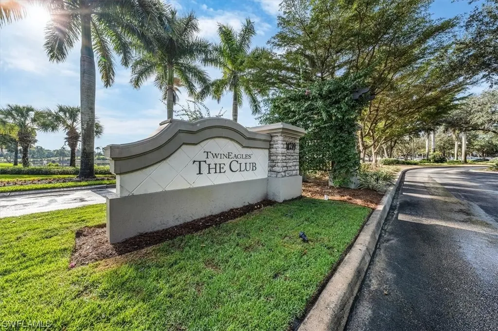 12534 Fenhurst Way Naples FL 34120