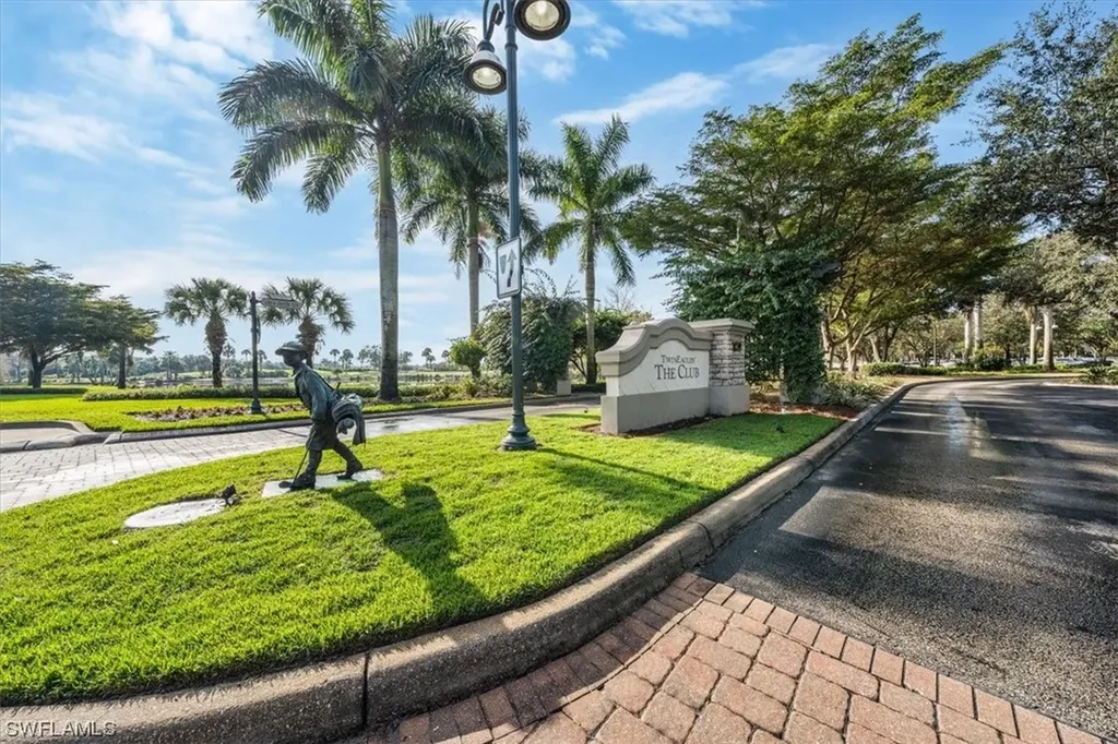 12534 Fenhurst Way Naples FL 34120