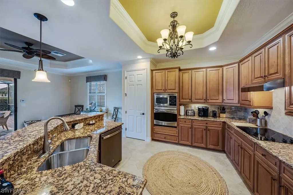 12534 Fenhurst Way Naples FL 34120