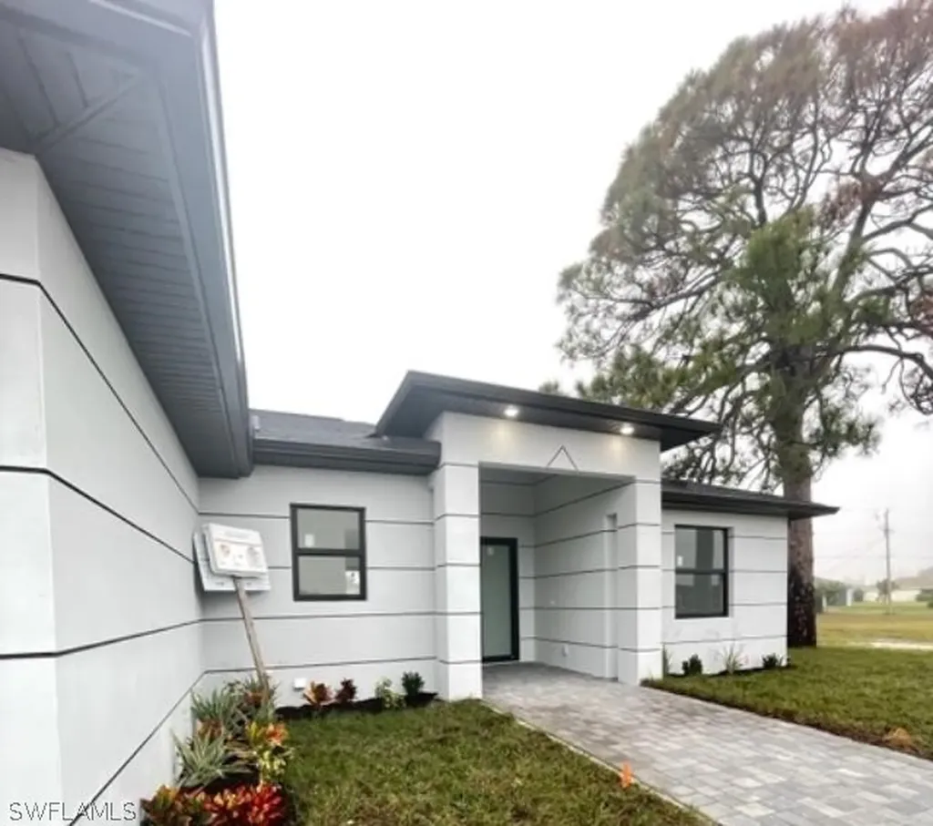 233 El Dorado Boulevard N Cape Coral FL 33993