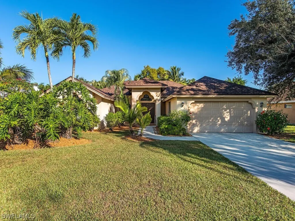 285 Sawgrass Court Naples FL 34110