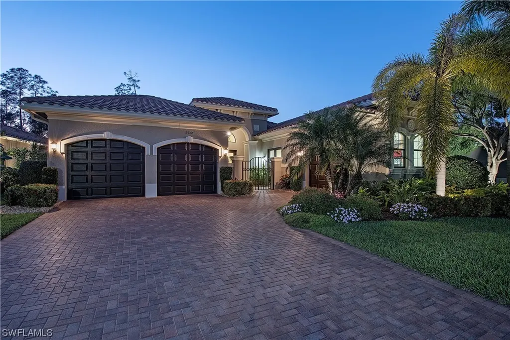 2982 Cinnamon Bay Circle Naples FL 34119